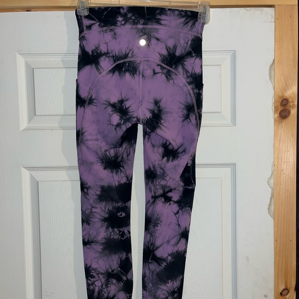 Lululemon leggings size 6